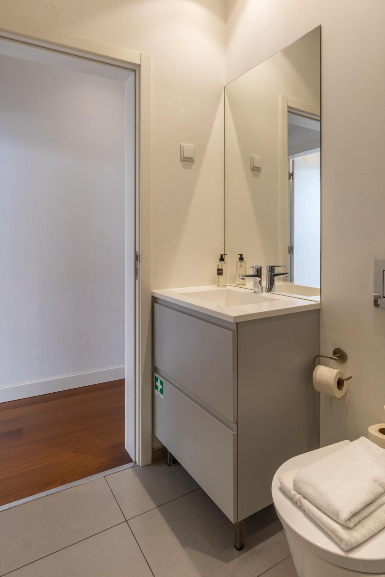 Modern 3Br, Terrace, Ac/Heating & Self Check-In Lisboa Exterior foto