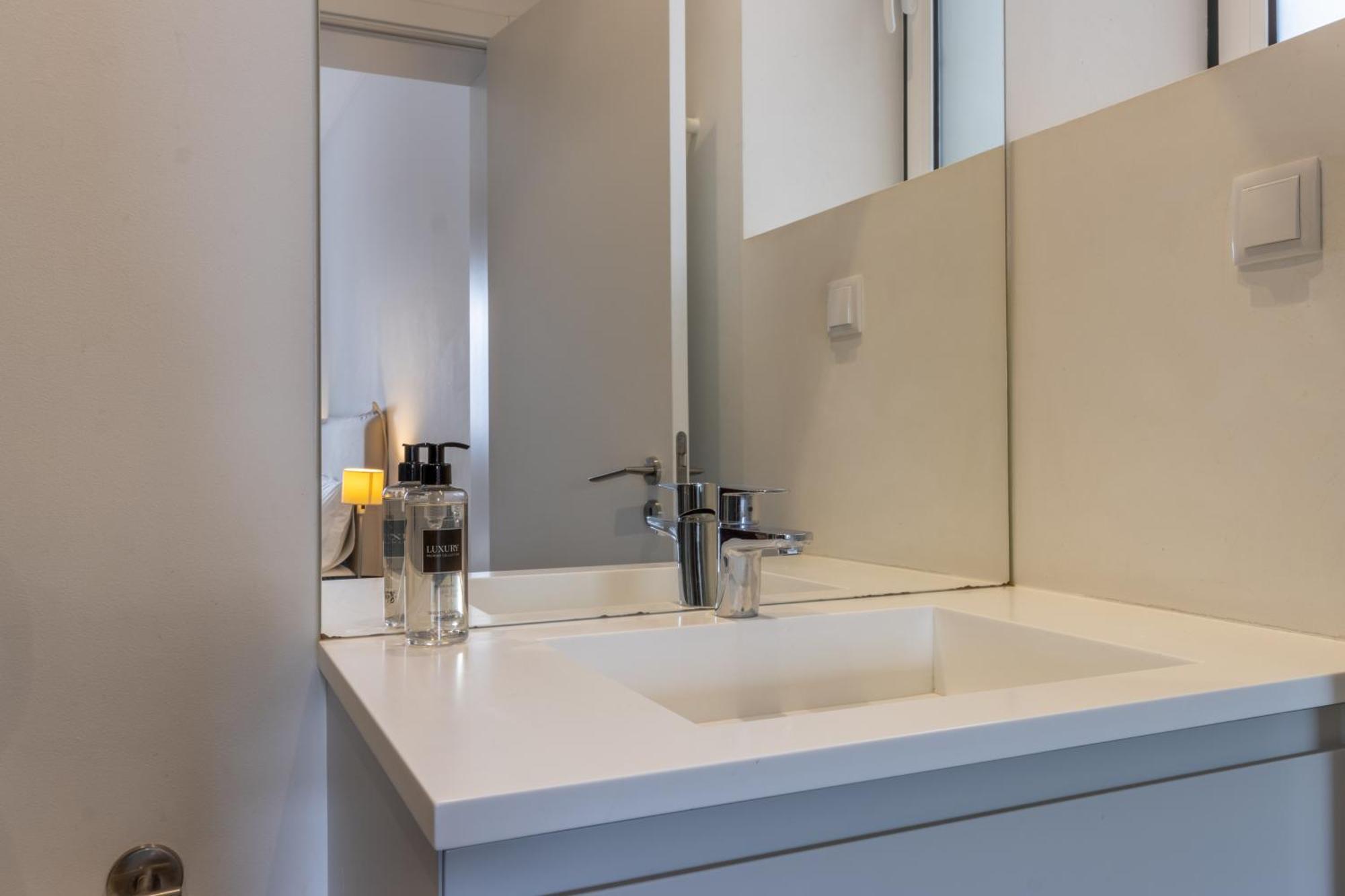 Modern 3Br, Terrace, Ac/Heating & Self Check-In Lisboa Exterior foto